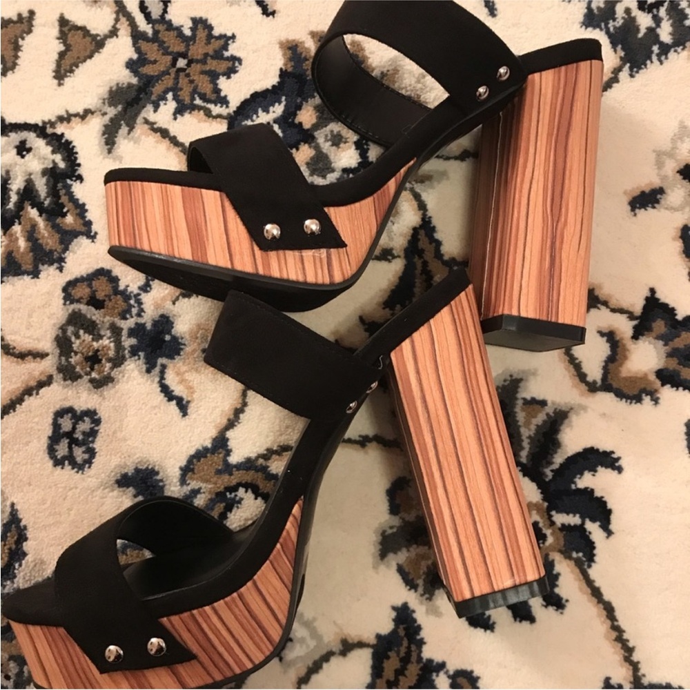 So Me Black and Tan Platform Sandals